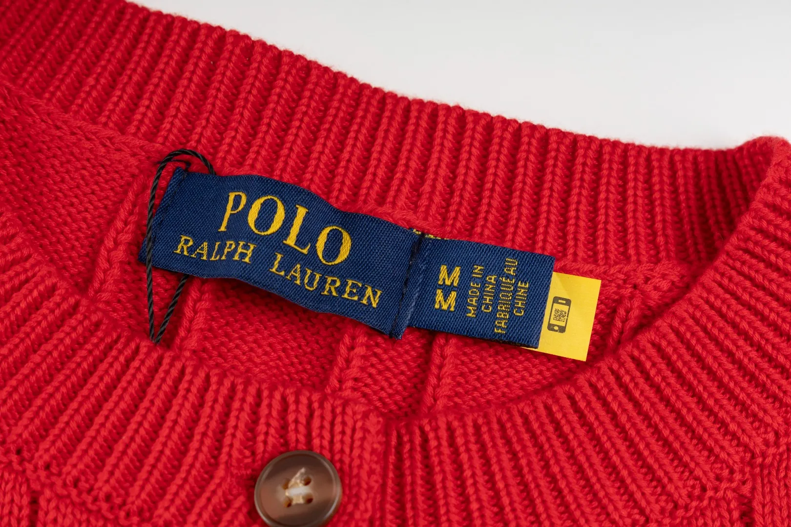 P230 #R93 RALPH LAUREN Ralph Lauren twelve colors classic small label embroidery logo seven-button knitted cable cardigan sweater women's top, high-density LOGO embroidery on the chest, original customization of tag accessories. Made of pure cotton yarn, pure cotton is skin-friendly and comfortable, small label war horse embroidered twist button cardigan sweater 🐎 high quality, follow the blogger to learn how to wear it! Let’s buy a Ralph Lauren cable sweater. It’s a super hard-to-find series after it became popular. It’s hard to find one on the official website. It’s simple and practical to wear, with a lazy and loose feel. The thickened fabric has more texture, feels soft and delicate, and has a loose fit. Whether worn alone or layered, you can wear different styles of fashion with just one piece!   Size: